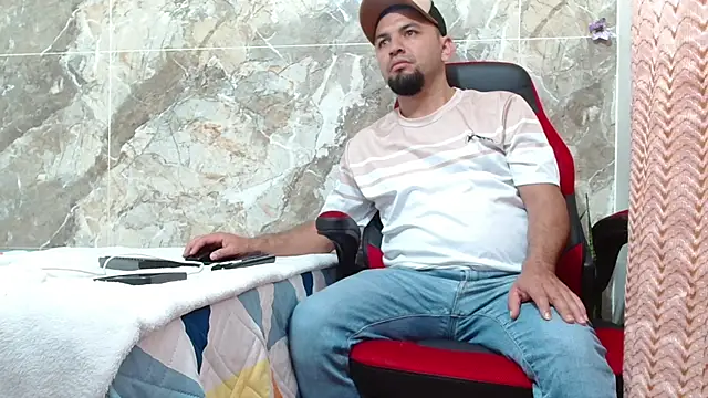 Snapshot of smitdleds1130 chatting on 09-12-25, 09:14 smitdleds1130 online show from 09-12-25, 09:14