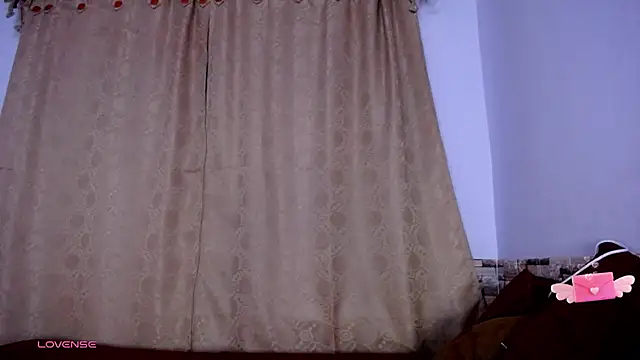 DaraKat18 online show from 11-30-25, 12:22