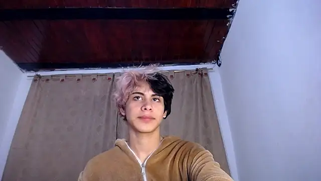 DaraKat18 online show from 04-07-26, 10:11