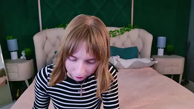 Beverly Gomes online show from 11-17-25, 03:38