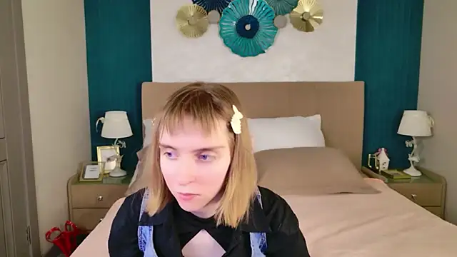 Snapshot of Beverly_Gomes chatting on 02-11-26, 03:23 Beverly Gomes online show from 02-11-26, 03:23