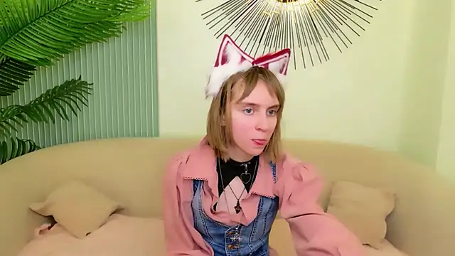 Snapshot of Beverly_Gomes chatting on 02-26-26, 08:20 Beverly Gomes online show from 02-26-26, 08:20