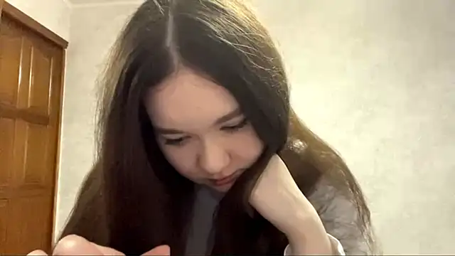 Snapshot of Pikmigirl18 chatting on 09-21-25, 02:00 Pikmigirl18 online show from 09-21-25, 02:00