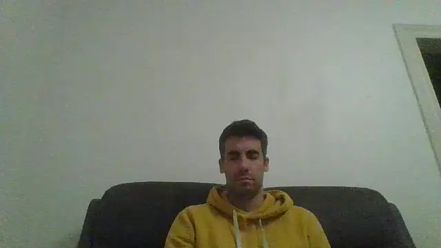 Snapshot of JulioIsHere4you chatting on 10-05-25, 01:29 JulioIsHere4you online show from 10-05-25, 01:29
