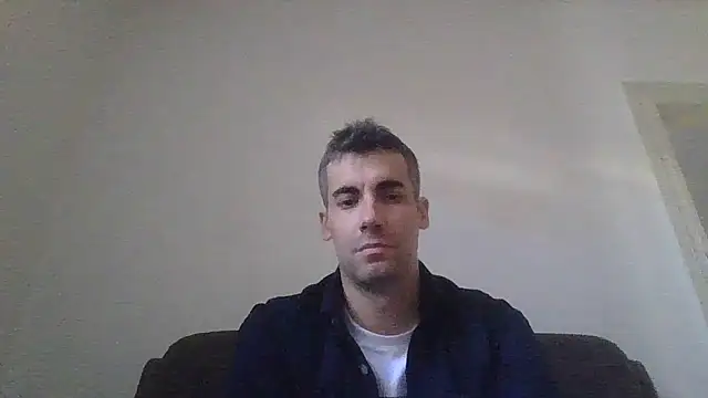 Snapshot of JulioIsHere4you chatting on 10-11-25, 12:39 JulioIsHere4you online show from 10-11-25, 12:39