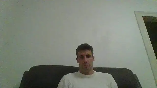 Snapshot of JulioIsHere4you chatting on 09-27-25, 01:12 JulioIsHere4you online show from 09-27-25, 01:12