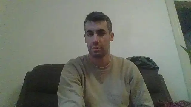 JulioIsHere4you online show from 12-18-25, 07:57