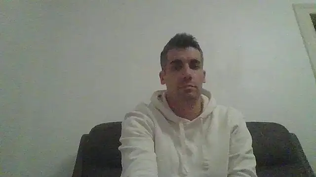 Snapshot of JulioIsHere4you chatting on 10-14-25, 10:09 JulioIsHere4you online show from 10-14-25, 10:09