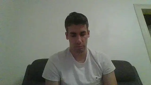 Snapshot of JulioIsHere4you chatting on 09-21-25, 03:44 JulioIsHere4you online show from 09-21-25, 03:44
