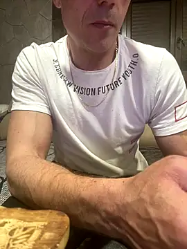 Snapshot of ruberofre chatting on 10-01-25, 10:13 ruberofre online show from 10-01-25, 10:13