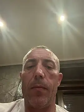 Snapshot of ruberofre chatting on 10-15-25, 11:57 ruberofre online show from 10-15-25, 11:57