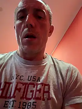 Snapshot of ruberofre chatting on 09-28-25, 05:58 ruberofre online show from 09-28-25, 05:58