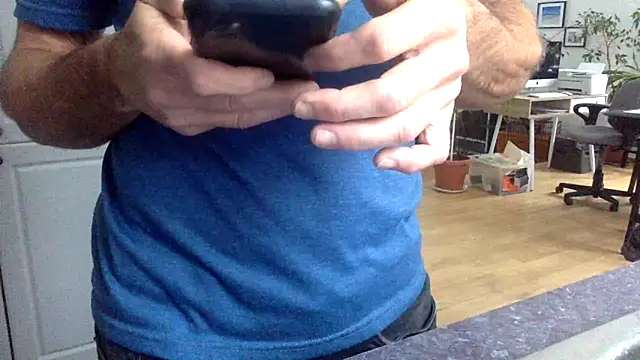 Snapshot of blusky07 chatting on 11-12-25, 07:40 blusky07 online show from 11-12-25, 07:40