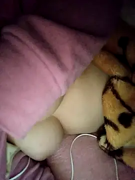 Snapshot of CHahed-5 chatting on 11-23-25, 03:38 CHahed-5 online show from 11-23-25, 03:38