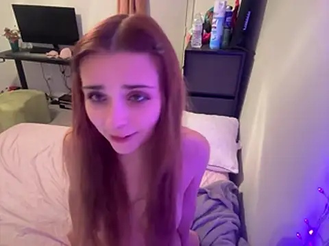Snapshot of LaylaKutiex chatting on 05-06-26, 03:54 LaylaKutiex online show from 05-06-26, 03:54
