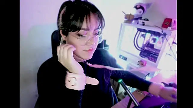 Snapshot of PinkDenial chatting on 09-11-25, 03:28 PinkDenial online show from 09-11-25, 03:28