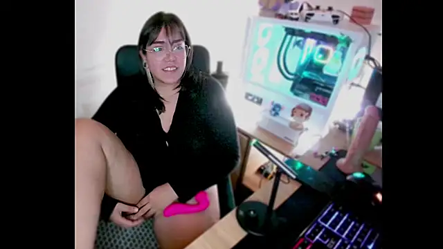 Snapshot of PinkDenial chatting on 09-30-25, 01:55 PinkDenial online show from 09-30-25, 01:55