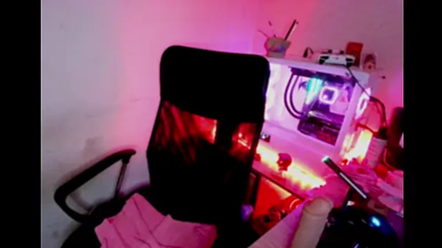 Snapshot of PinkDenial chatting on 09-18-25, 01:41 PinkDenial online show from 09-18-25, 01:41