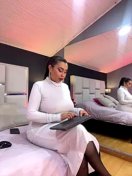 Samantha Milf   online show from 10-12-25, 11:11