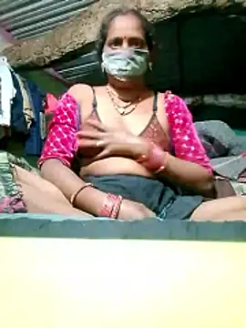 CUTE-004 online show from 11-12-25, 04:55