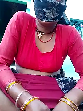 Snapshot of CUTE-004 chatting on 05-30-26, 01:06 CUTE-004 online show from 05-30-26, 01:06