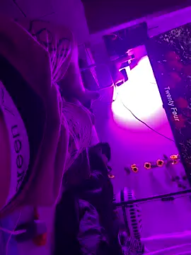 Snapshot of DARK_JUNIORR chatting on 05-27-26, 04:09 DARK JUNIORR online show from 05-27-26, 04:09