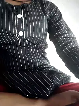 Snapshot of Janvi_Jaitly chatting on 10-05-25, 04:31 Janvi Jaitly online show from 10-05-25, 04:31