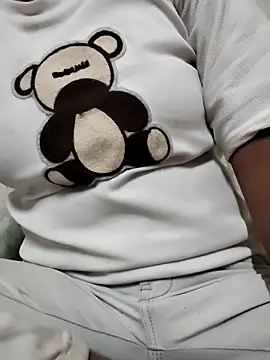 Snapshot of Janvi_Jaitly chatting on 10-25-25, 07:58 Janvi Jaitly online show from 10-25-25, 07:58