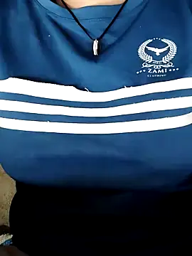 Snapshot of Janvi_Jaitly chatting on 10-28-25, 02:38 Janvi Jaitly online show from 10-28-25, 02:38