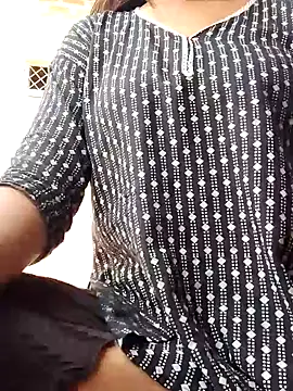 Snapshot of Janvi_Jaitly chatting on 09-26-25, 06:31 Janvi Jaitly online show from 09-26-25, 06:31