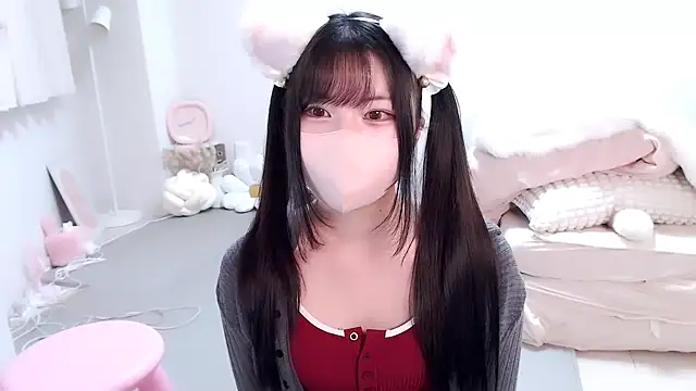 Snapshot of moka-neko chatting on 09-26-25, 12:01 moka-neko online show from 09-26-25, 12:01