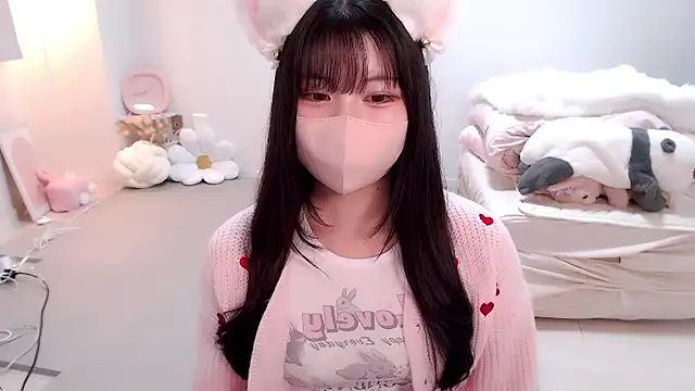Snapshot of moka-neko chatting on 09-21-25, 11:26 moka-neko online show from 09-21-25, 11:26