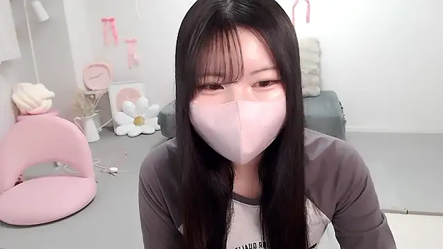 Snapshot of moka-neko chatting on 02-23-26, 01:23 moka-neko online show from 02-23-26, 01:23