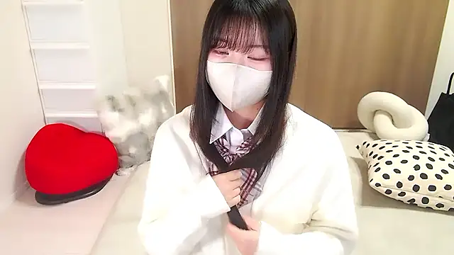 Snapshot of moka-neko chatting on 10-16-25, 11:40 moka-neko online show from 10-16-25, 11:40