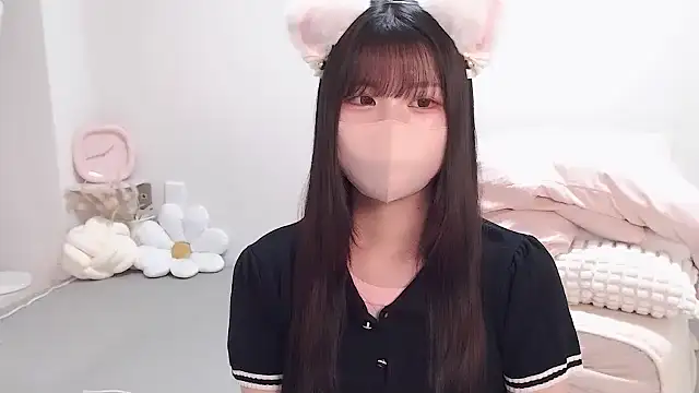 Snapshot of moka-neko chatting on 09-24-25, 11:50 moka-neko online show from 09-24-25, 11:50