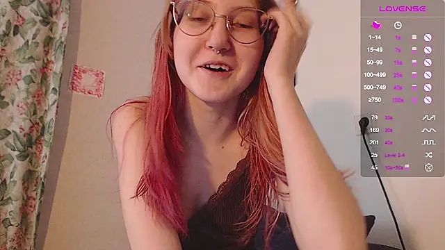 Snapshot of ohmycheryl chatting on 09-18-25, 02:53 ohmycheryl online show from 09-18-25, 02:53