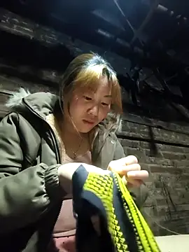 Snapshot of siki-00 chatting on 02-27-26, 02:06 siki-00 online show from 02-27-26, 02:06