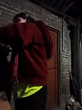 Snapshot of siki-00 chatting on 12-22-25, 11:43 siki-00 online show from 12-22-25, 11:43