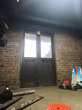 Snapshot of siki-00 chatting on 12-21-25, 11:38 siki-00 online show from 12-21-25, 11:38