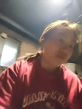 Snapshot of siki-00 chatting on 12-15-25, 11:42 siki-00 online show from 12-15-25, 11:42