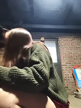 Snapshot of siki-00 chatting on 12-14-25, 11:32 siki-00 online show from 12-14-25, 11:32