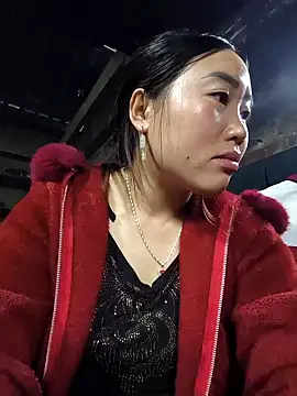 Snapshot of siki-00 chatting on 11-18-25, 03:32 siki-00 online show from 11-18-25, 03:32