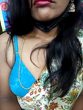 Snapshot of Divya_Spandhana_90 chatting on 10-10-25, 06:20 Divya Spandhana 90 online show from 10-10-25, 06:20