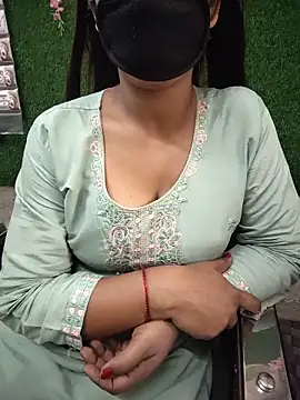 Snapshot of your_favourite_bhabhi chatting on 07-02-26, 07:14 your favourite bhabhi online show from 07-02-26, 07:14