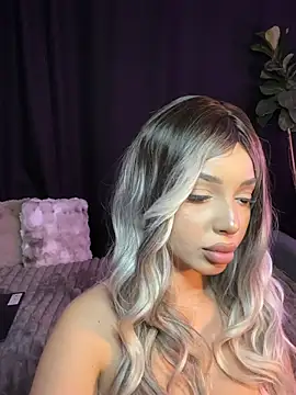 Snapshot of SerynthMeira chatting on 10-26-25, 03:45 SerynthMeira online show from 10-26-25, 03:45