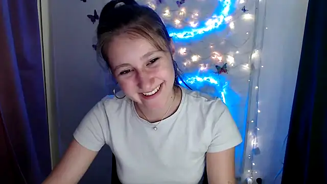 Snapshot of Milka_kamila chatting on 09-10-25, 11:53 Milka kamila online show from 09-10-25, 11:53