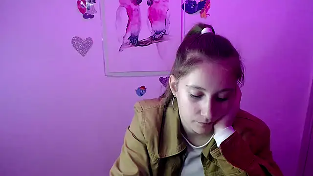 Snapshot of Milka_kamila chatting on 09-25-25, 12:44 Milka kamila online show from 09-25-25, 12:44