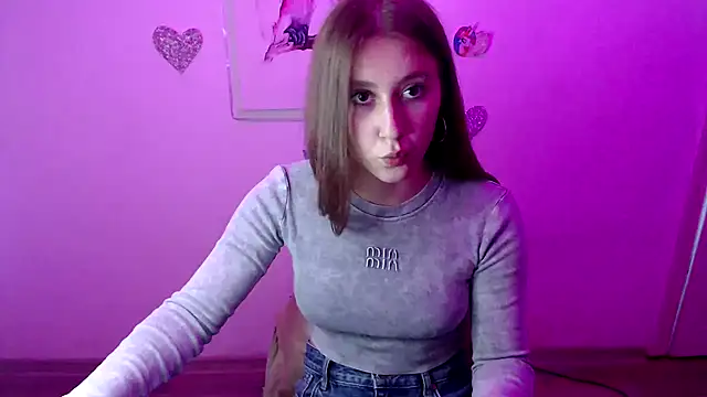 Snapshot of Milka_kamila chatting on 09-20-25, 12:21 Milka kamila online show from 09-20-25, 12:21