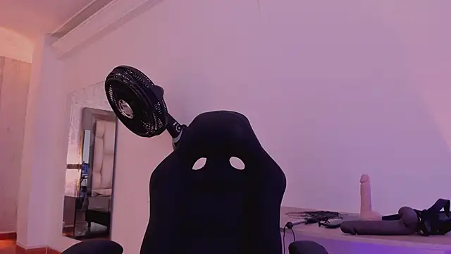 AnnaraLein online show from 10-24-25, 03:38