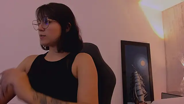 AnnaraLein online show from 12-19-25, 03:43